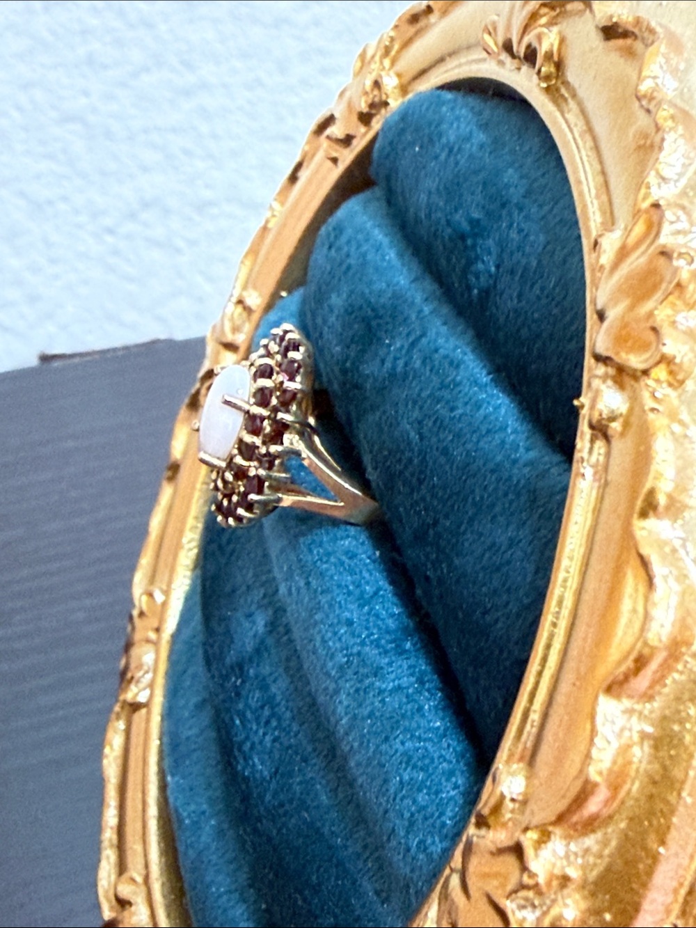 Vintage 10k Yellow Gold Oval Opal and Garnets Ring 6.5 - Picture 2 of 10